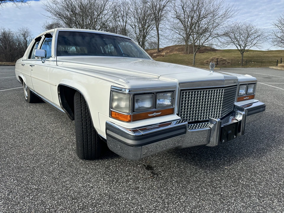 1988 Cadillac Brougham - Image 8 of 31