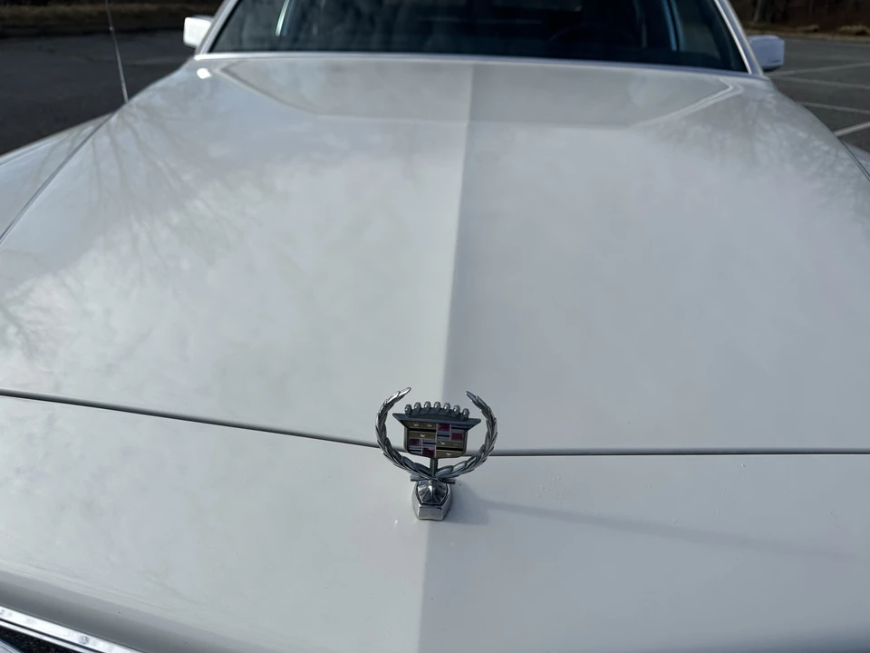 1988 Cadillac Brougham - Image 10 of 31
