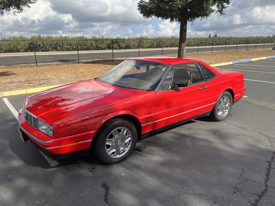 1989 Cadillac Allante - Image 2 of 31