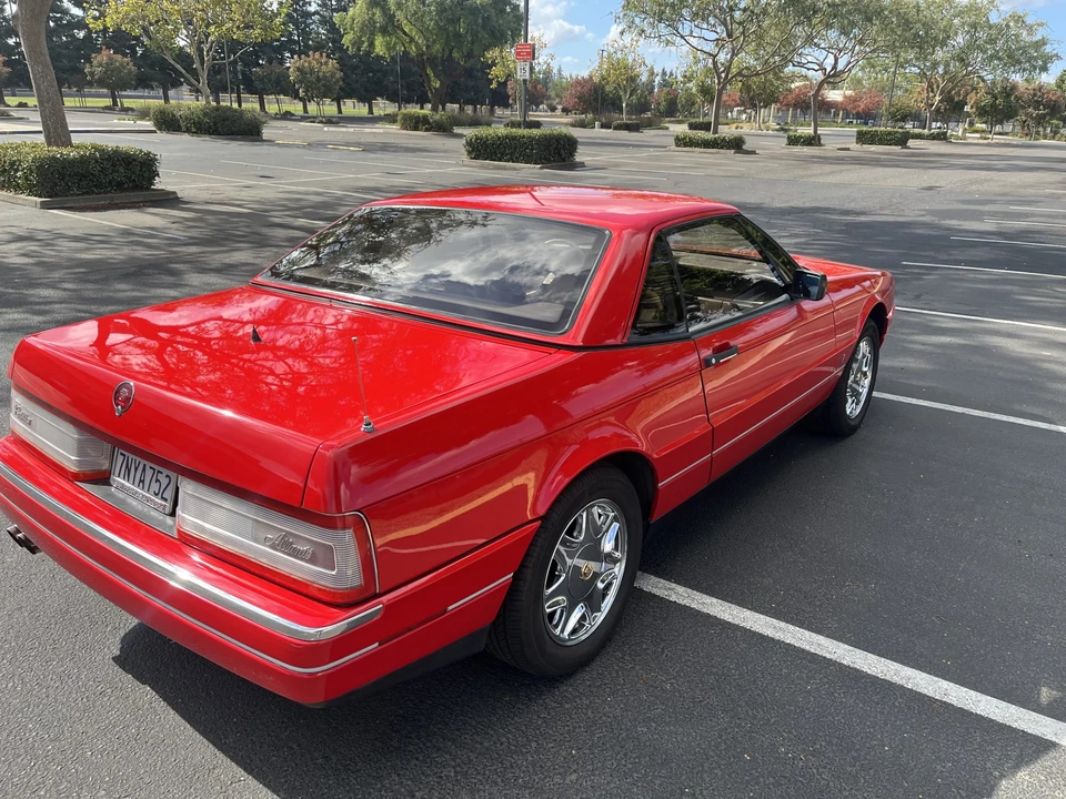1989 Cadillac Allante - Image 5 of 31