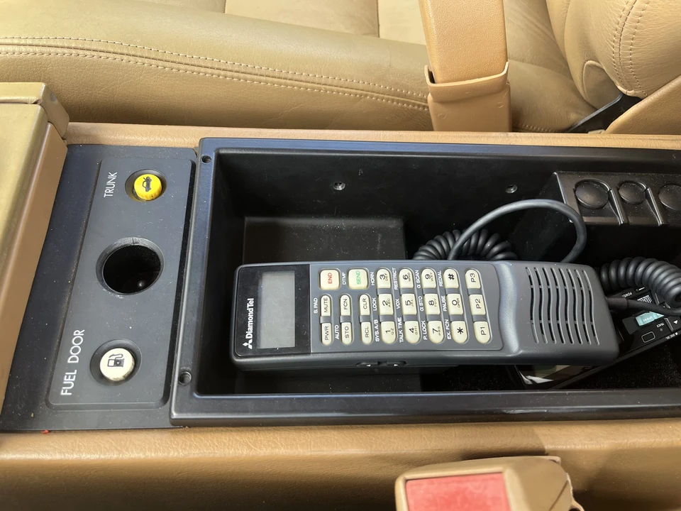 1989 Cadillac Allante - Image 30 of 31