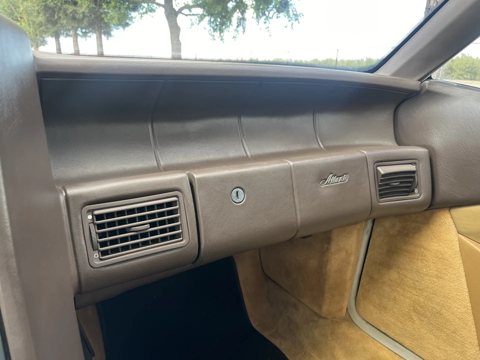 1989 Cadillac Allante - Image 31 of 31
