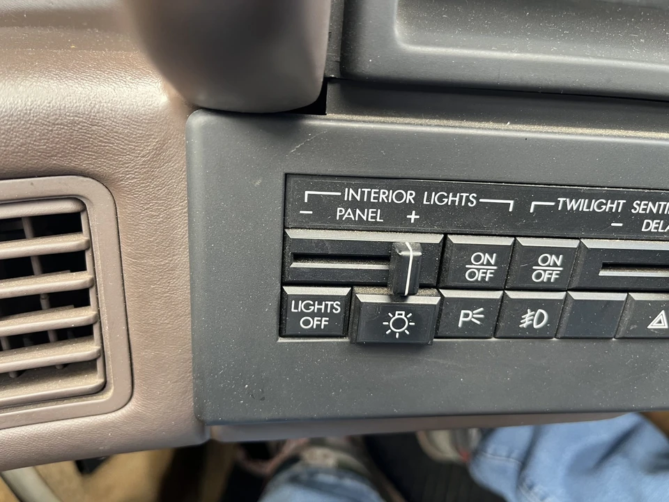 1989 Cadillac Allante - Image 26 of 31