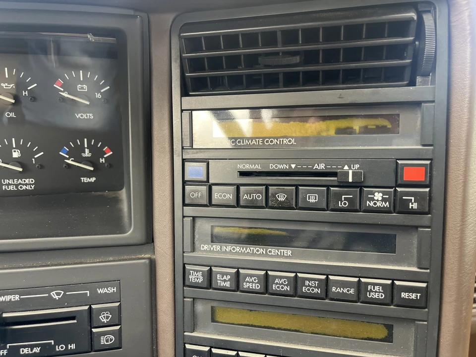 1989 Cadillac Allante - Image 27 of 31