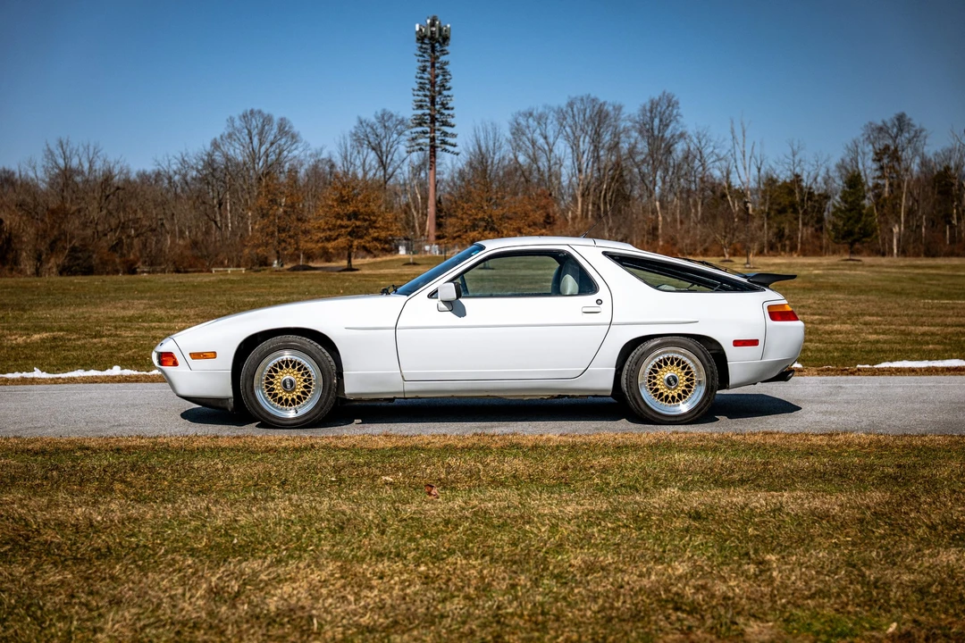 1989 Porsche 928 S4 - Image 8 of 31