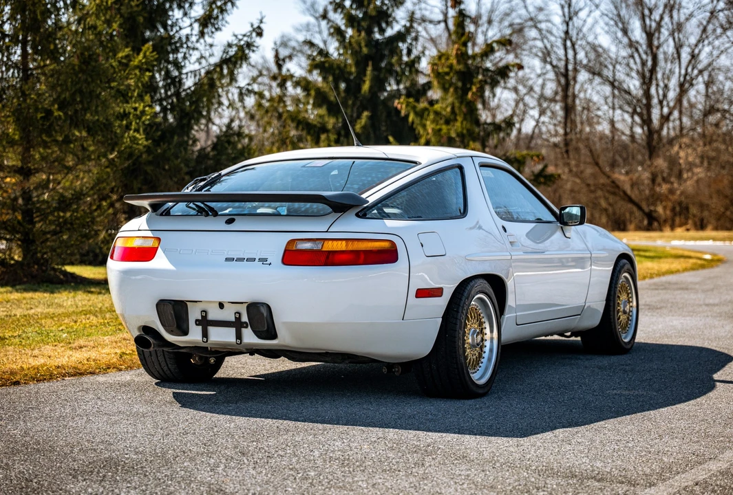 1989 Porsche 928 S4 - Image 16 of 31