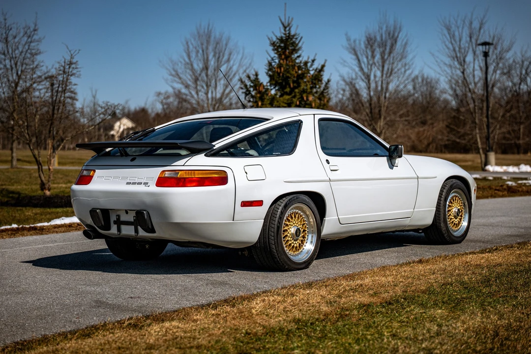 1989 Porsche 928 S4 - Image 17 of 31