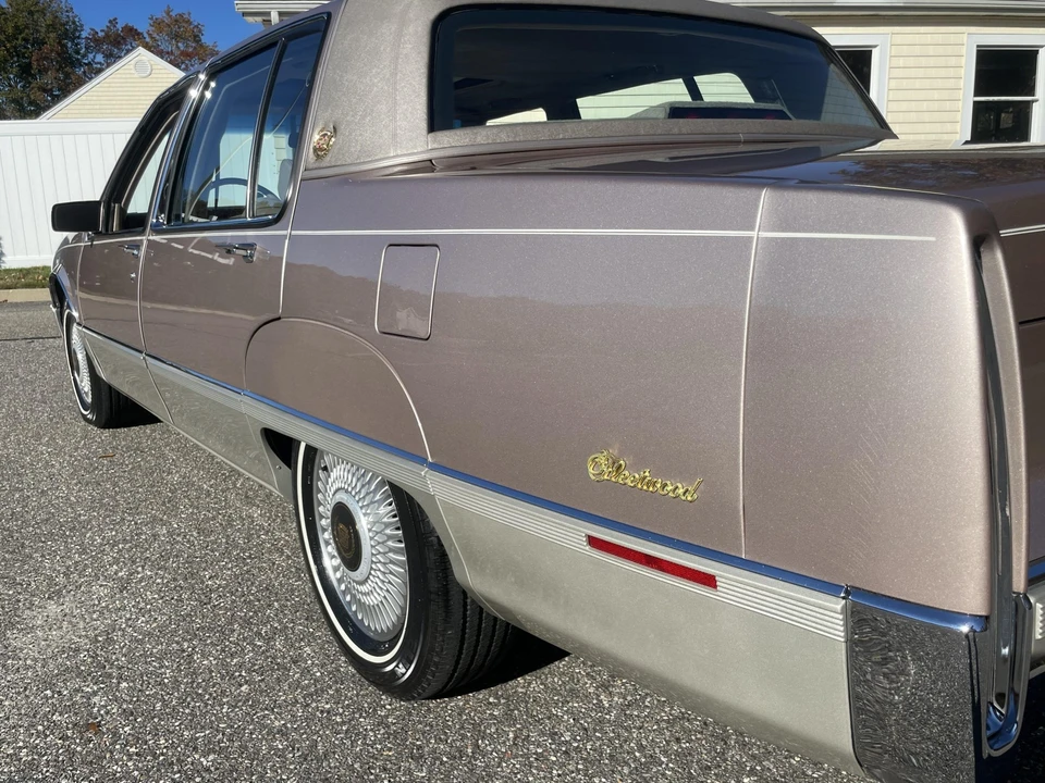 1990 Cadillac Fleetwood - Image 14 of 31