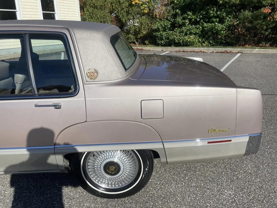 1990 Cadillac Fleetwood - Image 19 of 31