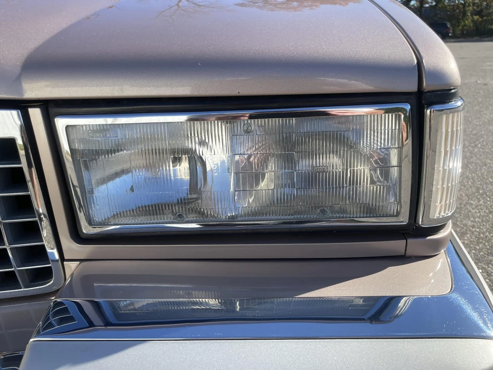 1990 Cadillac Fleetwood - Image 28 of 31