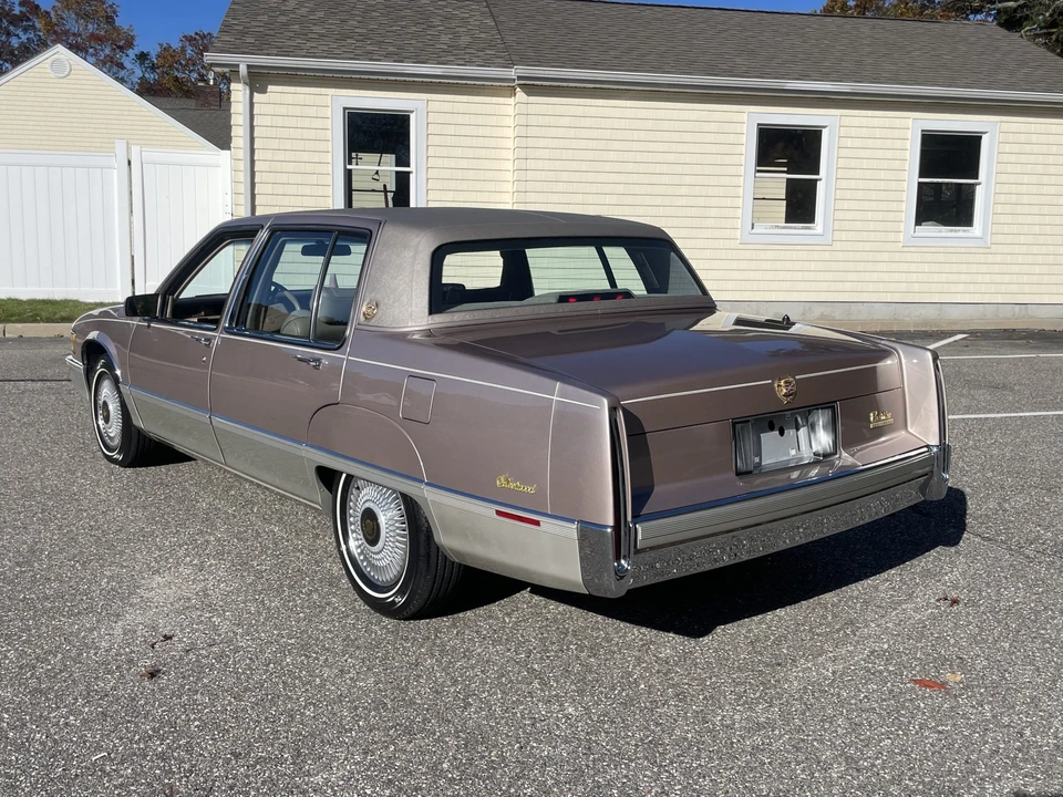 1990 Cadillac Fleetwood - Image 10 of 31