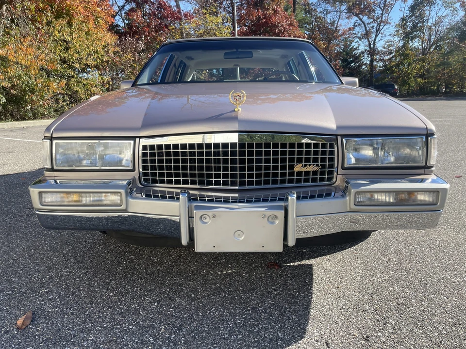 1990 Cadillac Fleetwood - Image 3 of 31