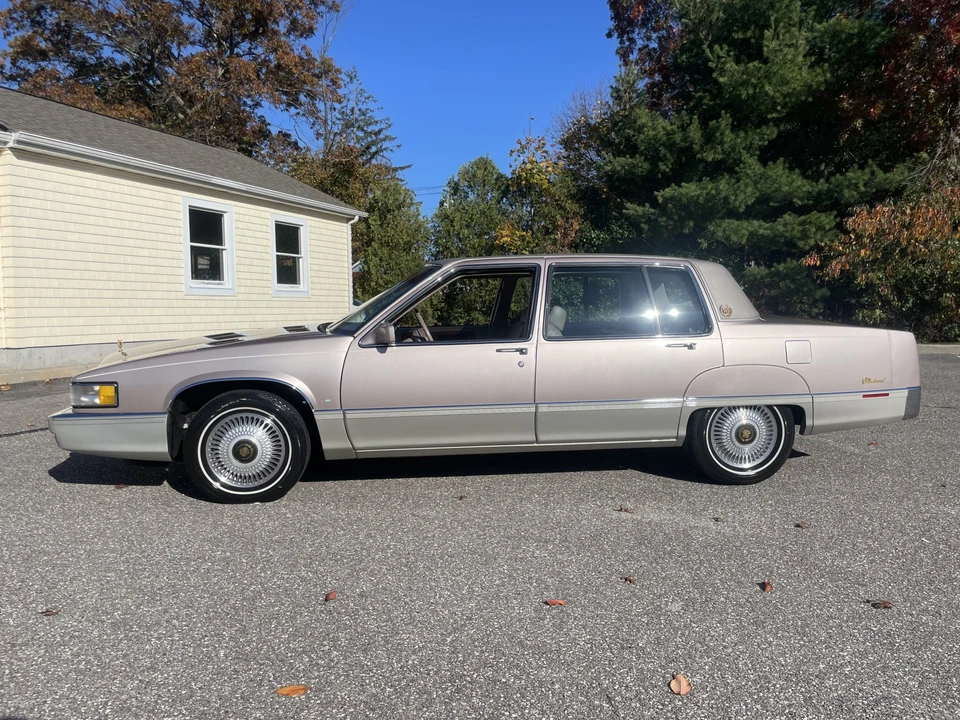 1990 Cadillac Fleetwood - Image 11 of 31