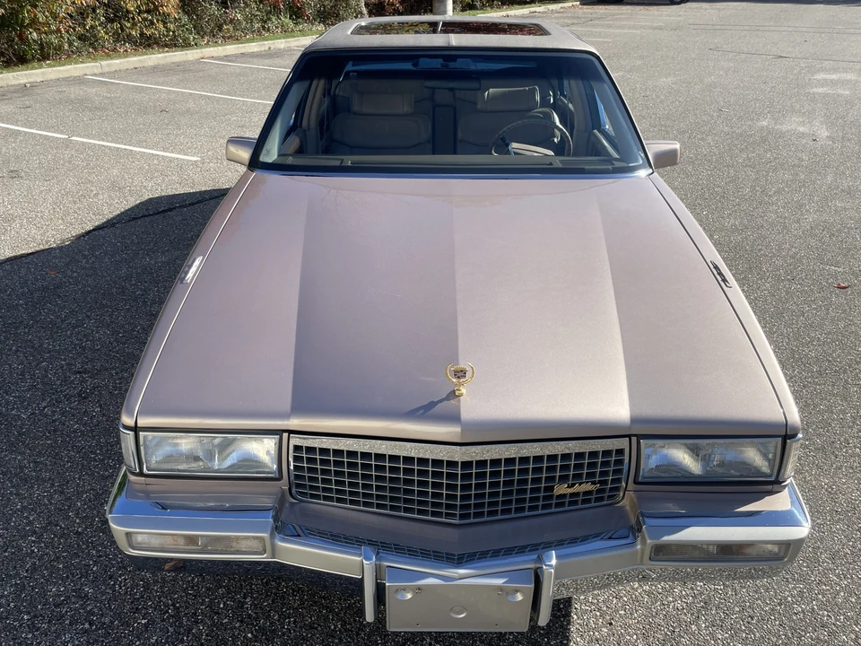 1990 Cadillac Fleetwood - Image 5 of 31