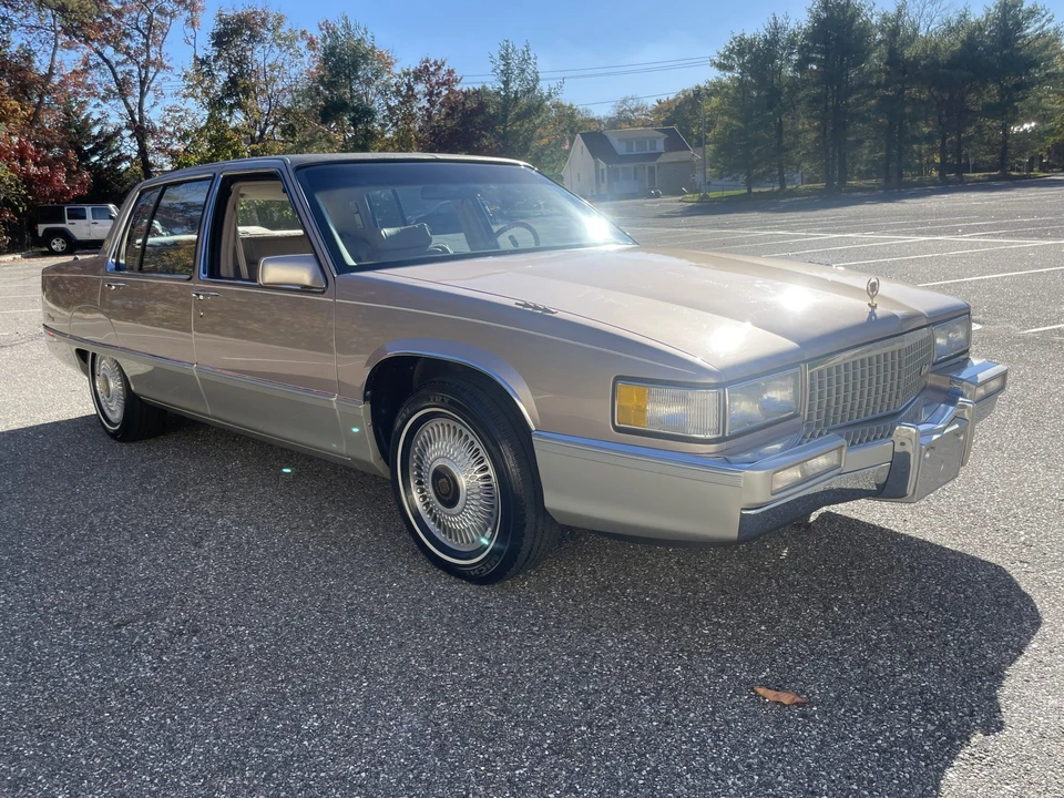 1990 Cadillac Fleetwood - Image 6 of 31