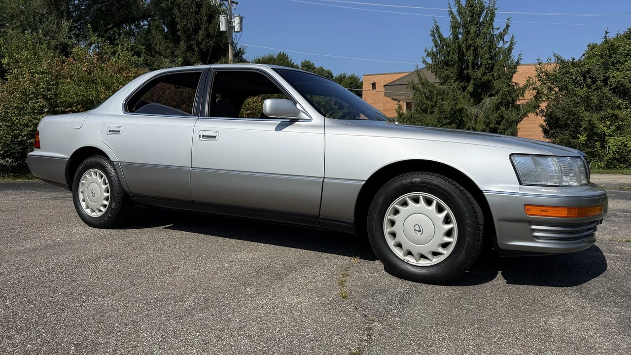 1990 Lexus LS 1st Gen - Image 29 of 31