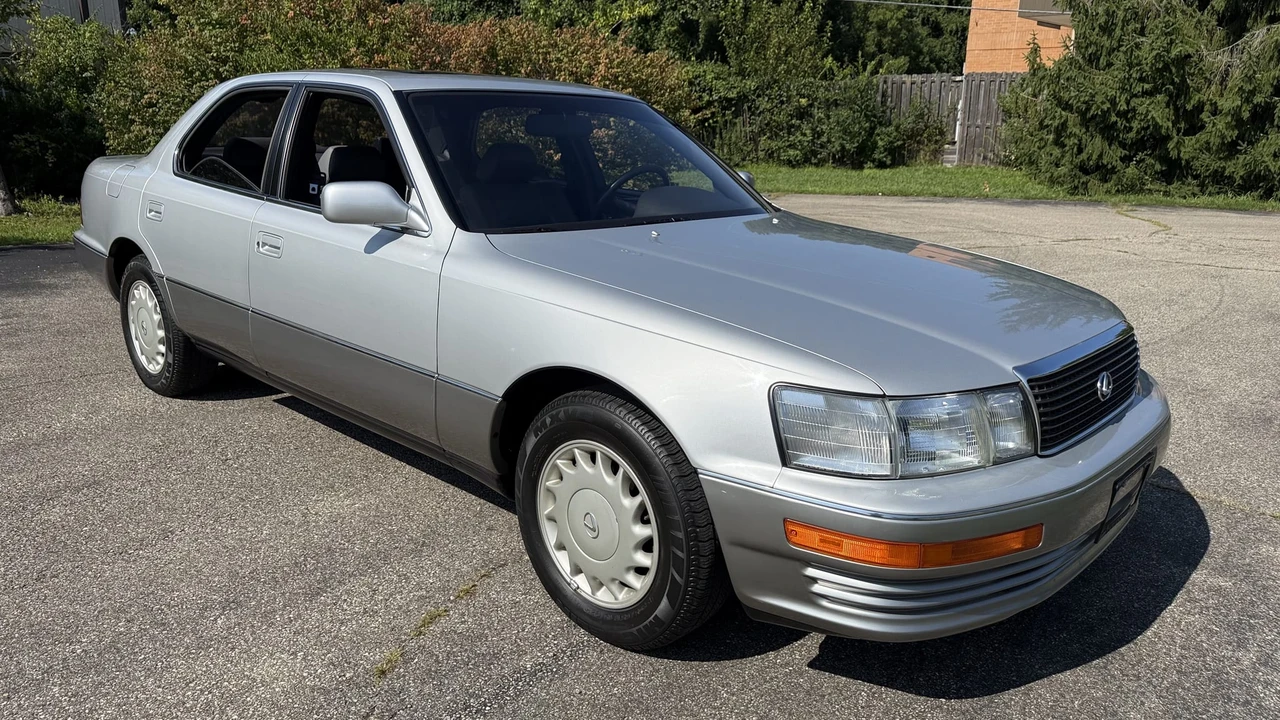 1990 Lexus LS 1st Gen - Image 31 of 31