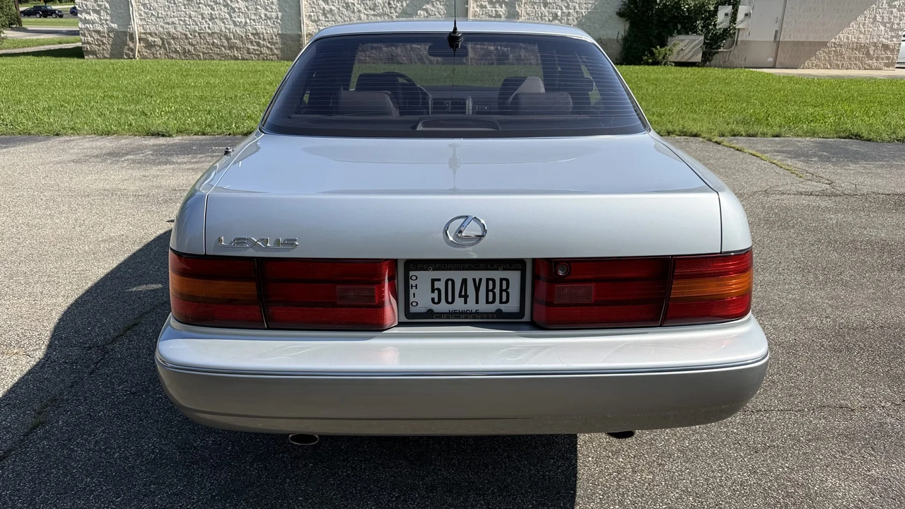 1990 Lexus LS 1st Gen - Image 19 of 31