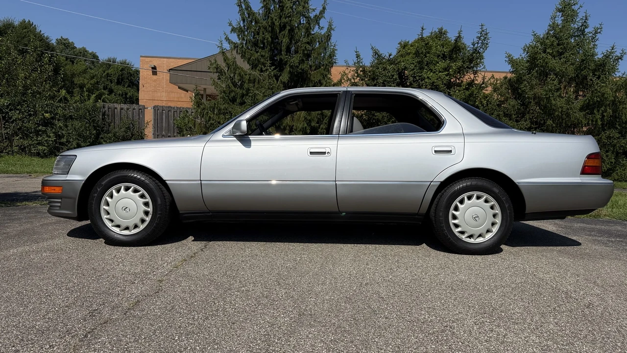 1990 Lexus LS 1st Gen - Image 8 of 31