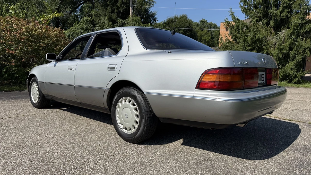 1990 Lexus LS 1st Gen - Image 14 of 31
