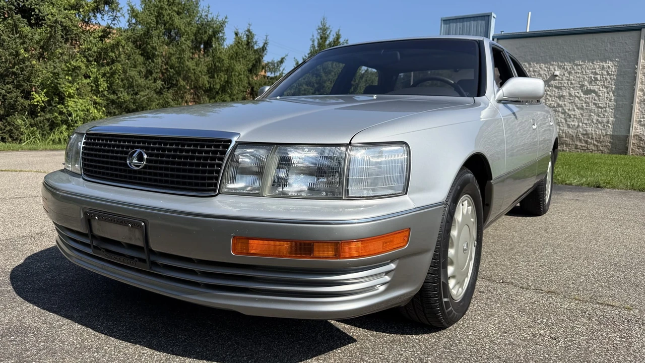 1990 Lexus LS 1st Gen - Image 3 of 31
