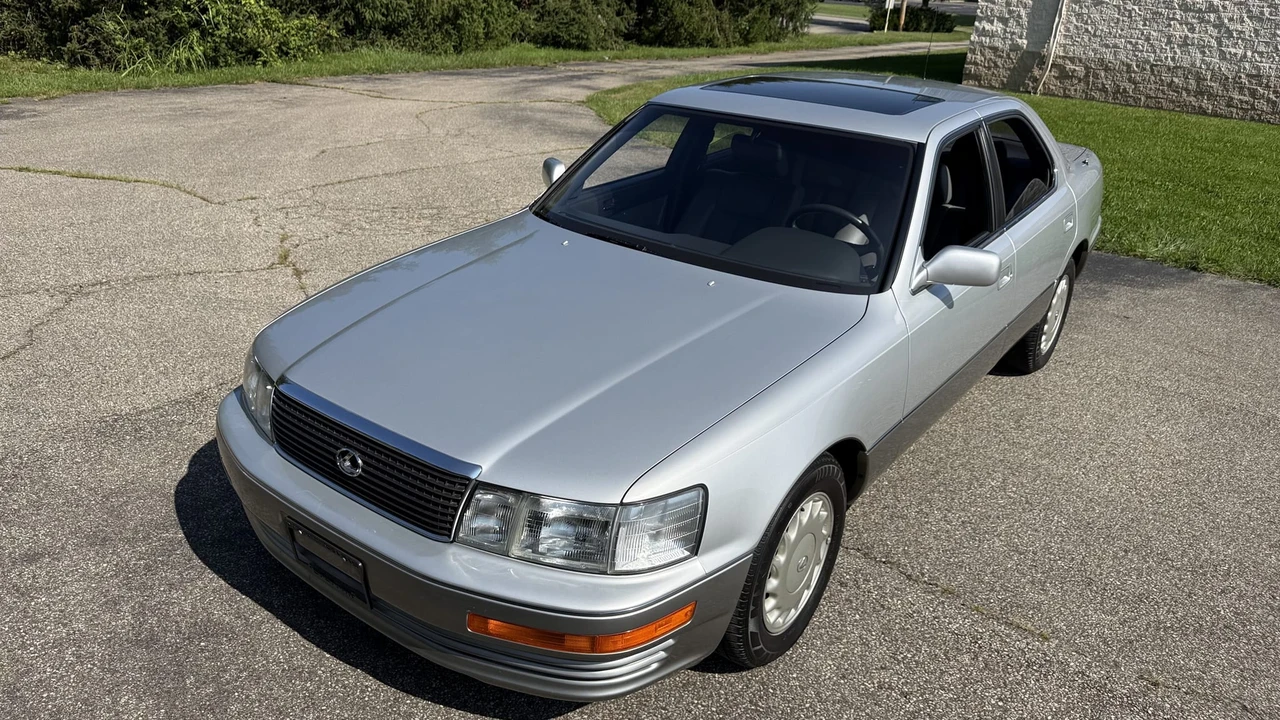 1990 Lexus LS 1st Gen - Image 2 of 31