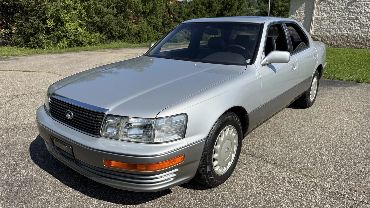1990 Lexus LS 1st Gen - Image 4 of 31