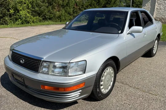 1990 Lexus LS400