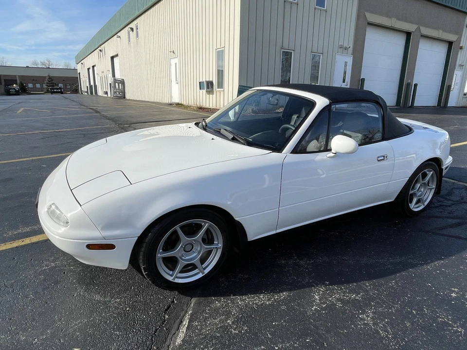 1990 Mazda NA MX-5 Miata - Image 16 of 31