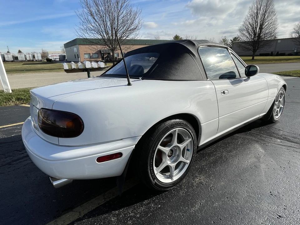 1990 Mazda NA MX-5 Miata - Image 21 of 31