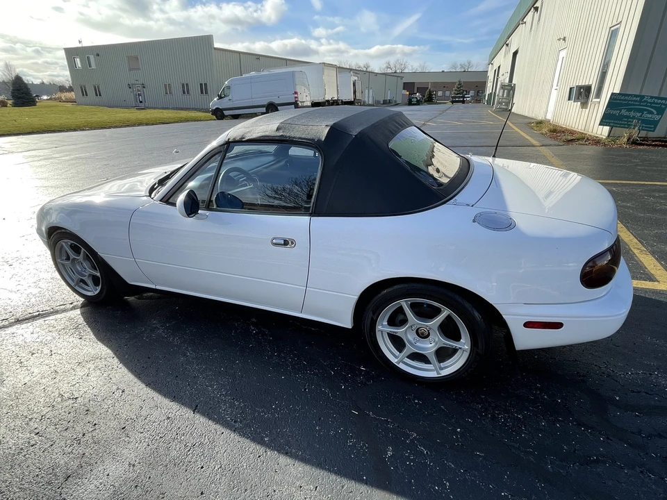 1990 Mazda NA MX-5 Miata - Image 18 of 31