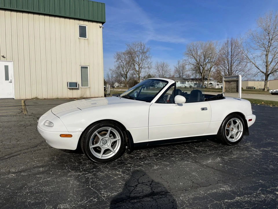 1990 Mazda NA MX-5 Miata - Image 11 of 31