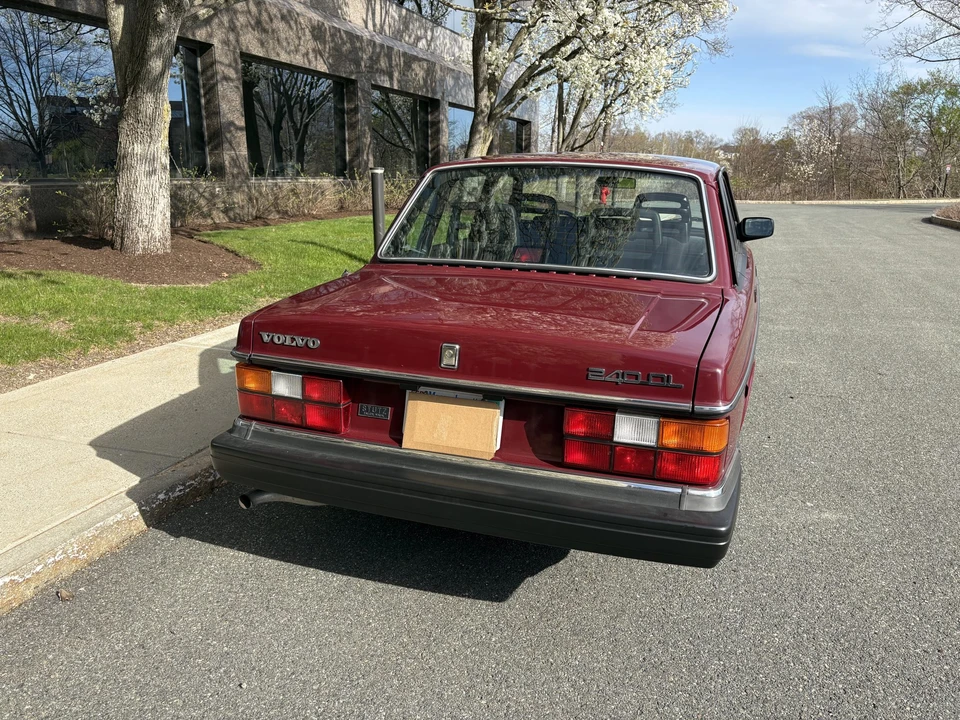 1990 Volvo 244 - Image 8 of 31