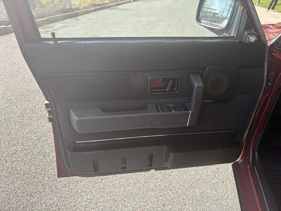 1990 Volvo 244 - Image 20 of 31