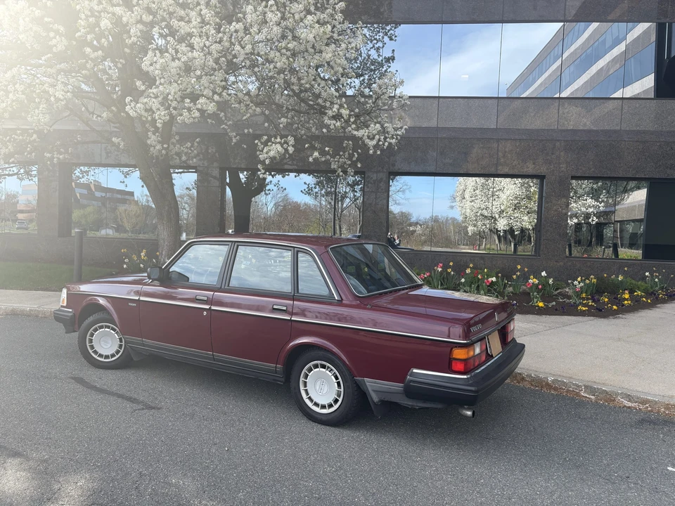 1990 Volvo 244 - Image 5 of 31
