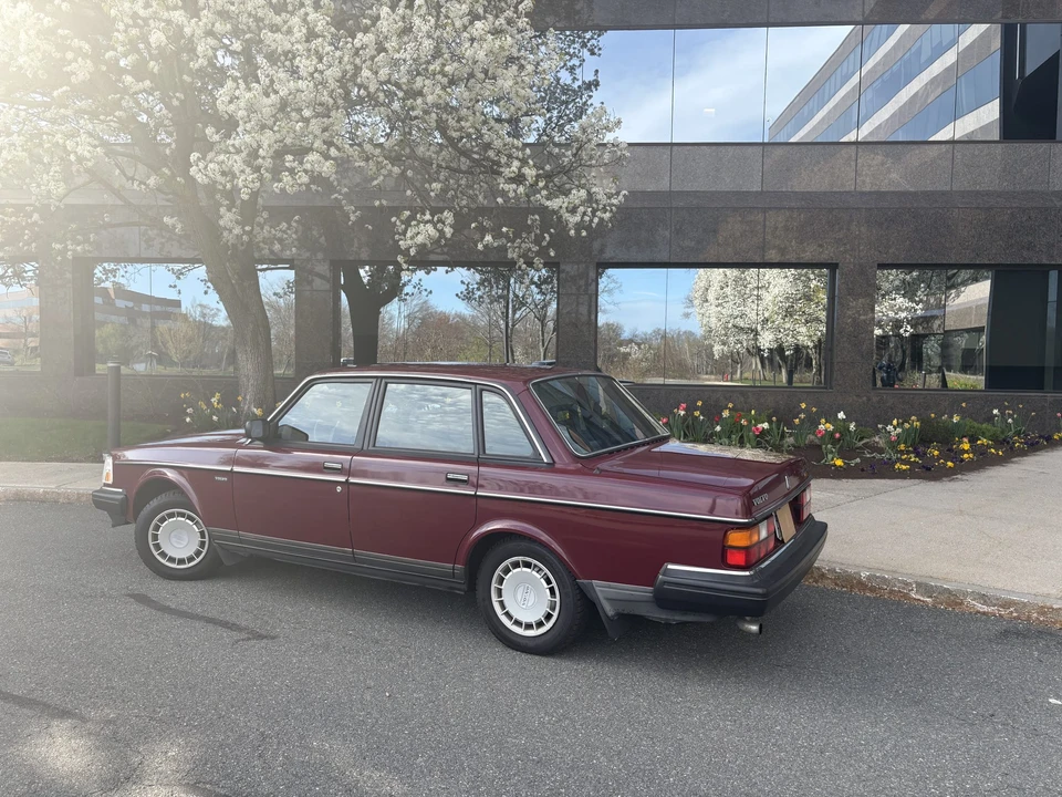 1990 Volvo 244 - Image 6 of 31
