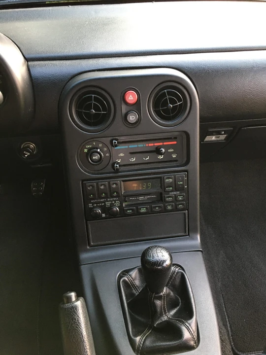 1991 Mazda NA MX-5 Miata - Image 30 of 31