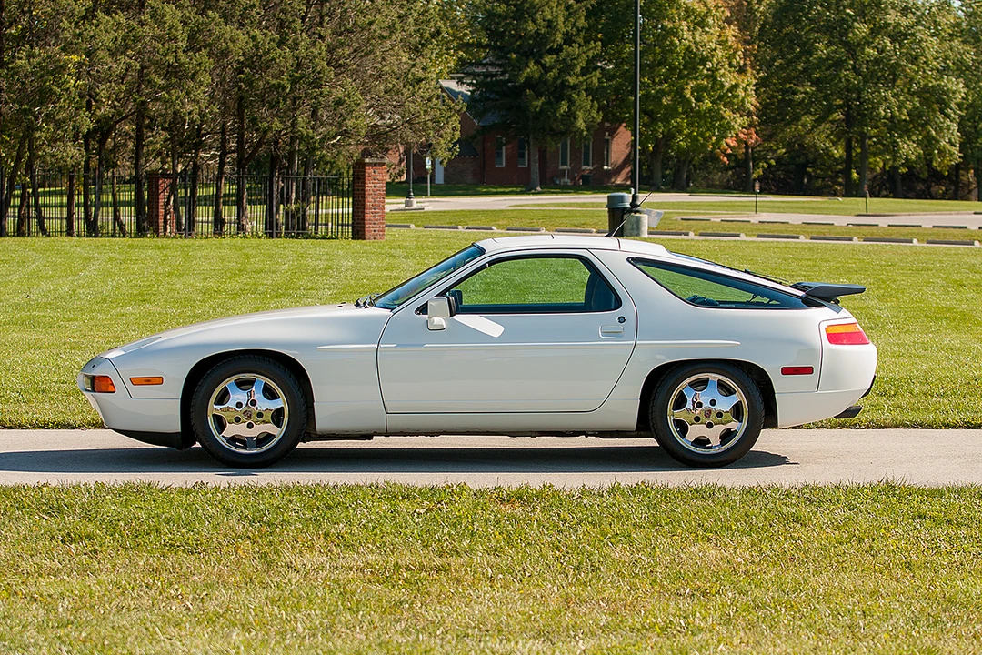 1991 Porsche 928 GT - Image 9 of 31