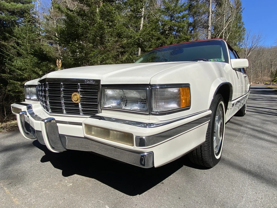 1992 Cadillac DeVille 6th Gen - Image 6 of 31