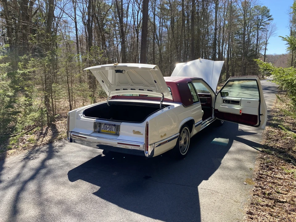 1992 Cadillac DeVille 6th Gen - Image 15 of 31