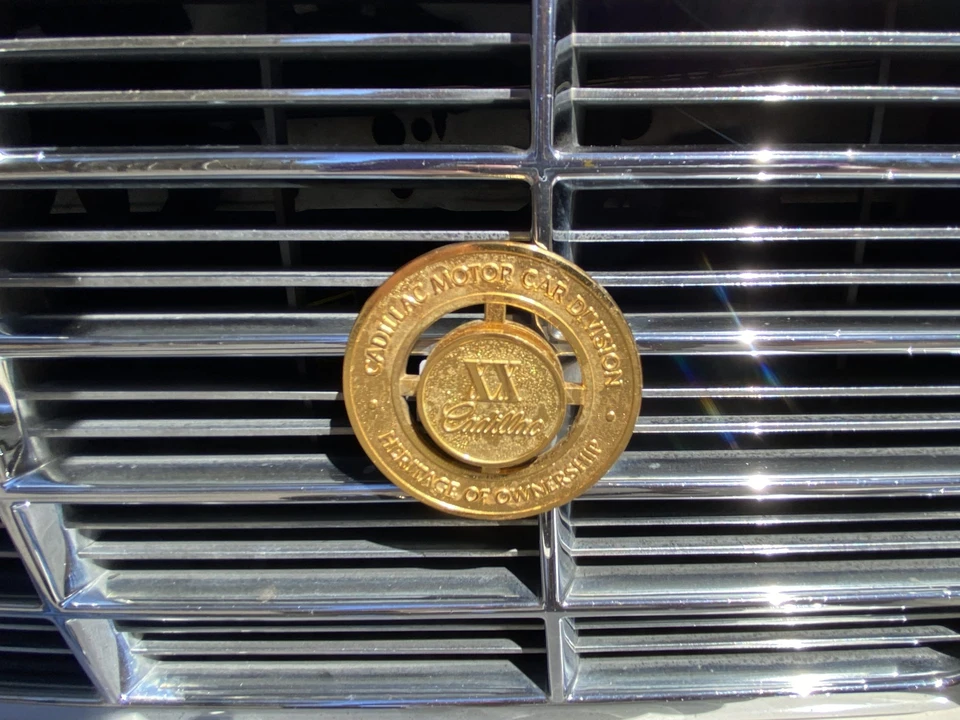 1992 Cadillac DeVille 6th Gen - Image 25 of 31