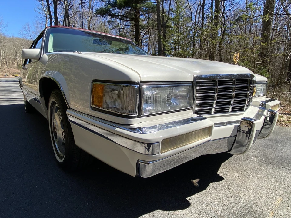1992 Cadillac DeVille 6th Gen - Image 7 of 31