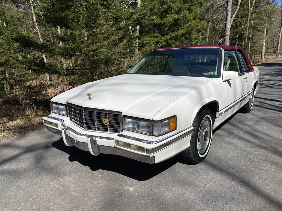 1992 Cadillac DeVille 6th Gen - Image 5 of 31