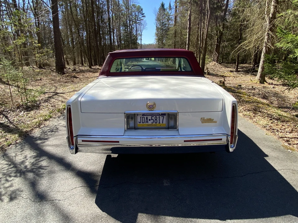 1992 Cadillac DeVille 6th Gen - Image 11 of 31
