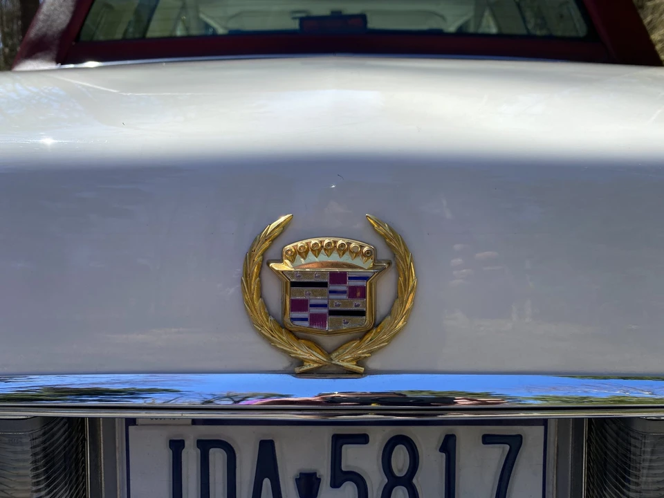 1992 Cadillac DeVille 6th Gen - Image 22 of 31