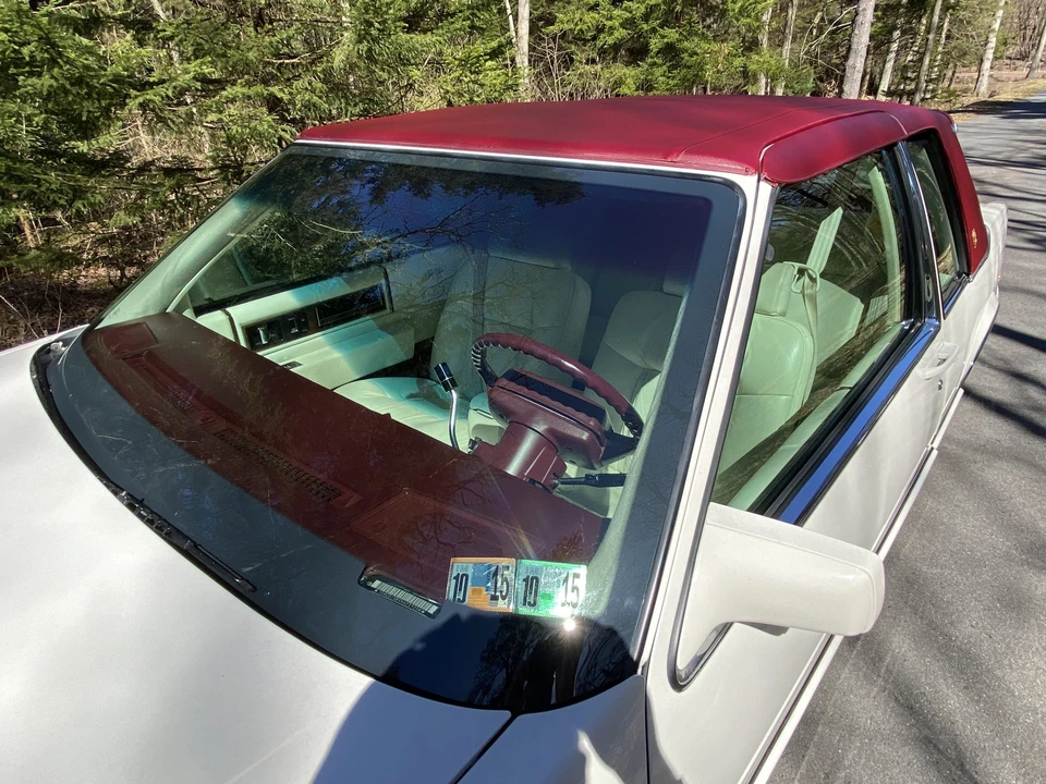 1992 Cadillac DeVille 6th Gen - Image 18 of 31