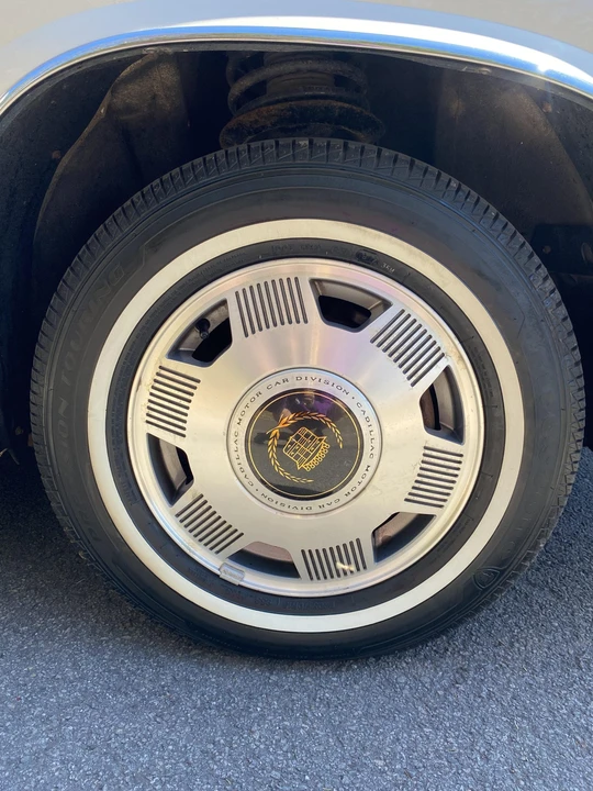 1992 Cadillac DeVille 6th Gen - Image 29 of 31