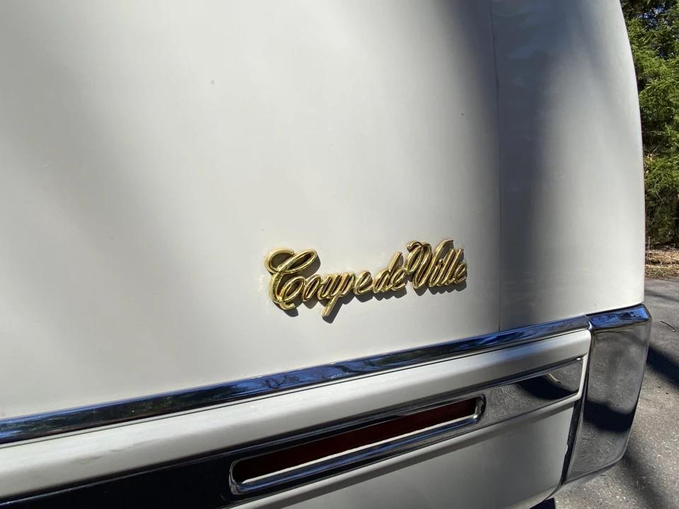 1992 Cadillac DeVille 6th Gen - Image 26 of 31
