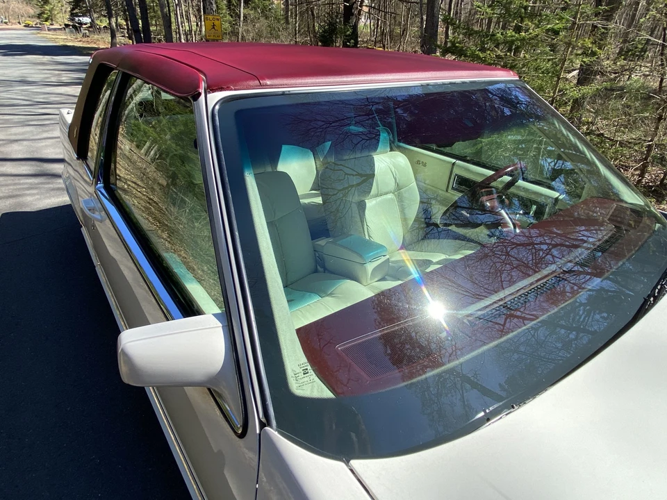 1992 Cadillac DeVille 6th Gen - Image 17 of 31