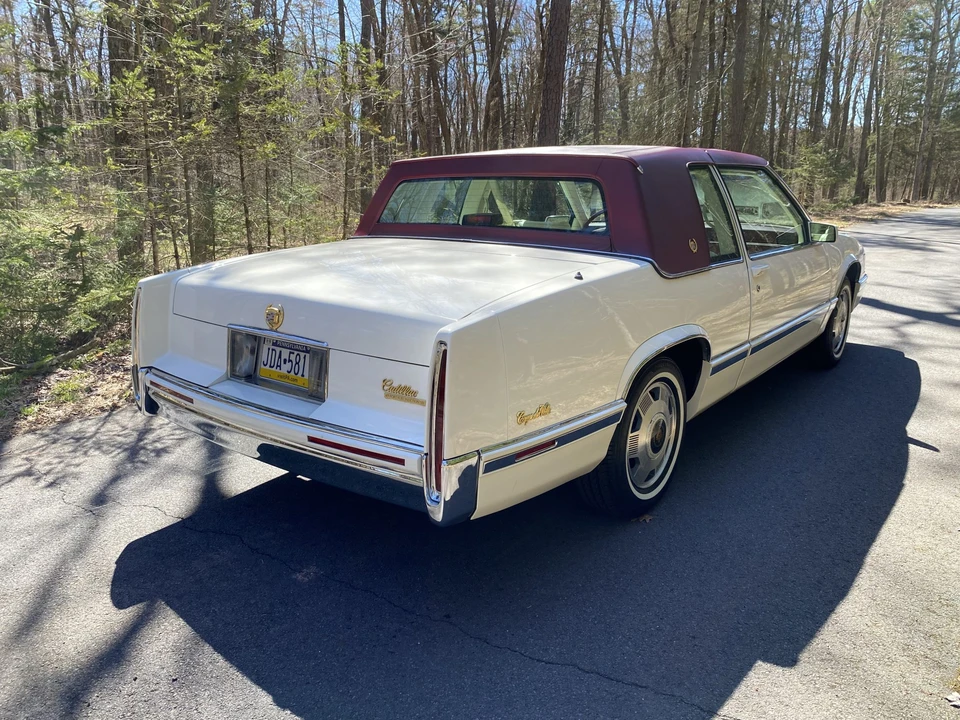 1992 Cadillac DeVille 6th Gen - Image 9 of 31